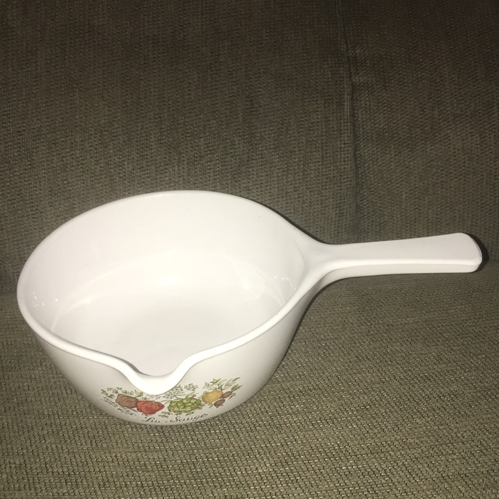 La Sauge Corning Ware small saucer with handle